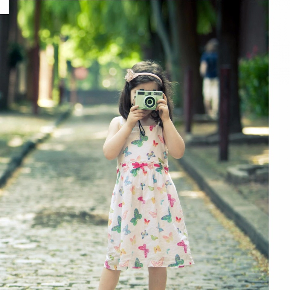Small Girl with Camera Mobile Case Cover - Image 2